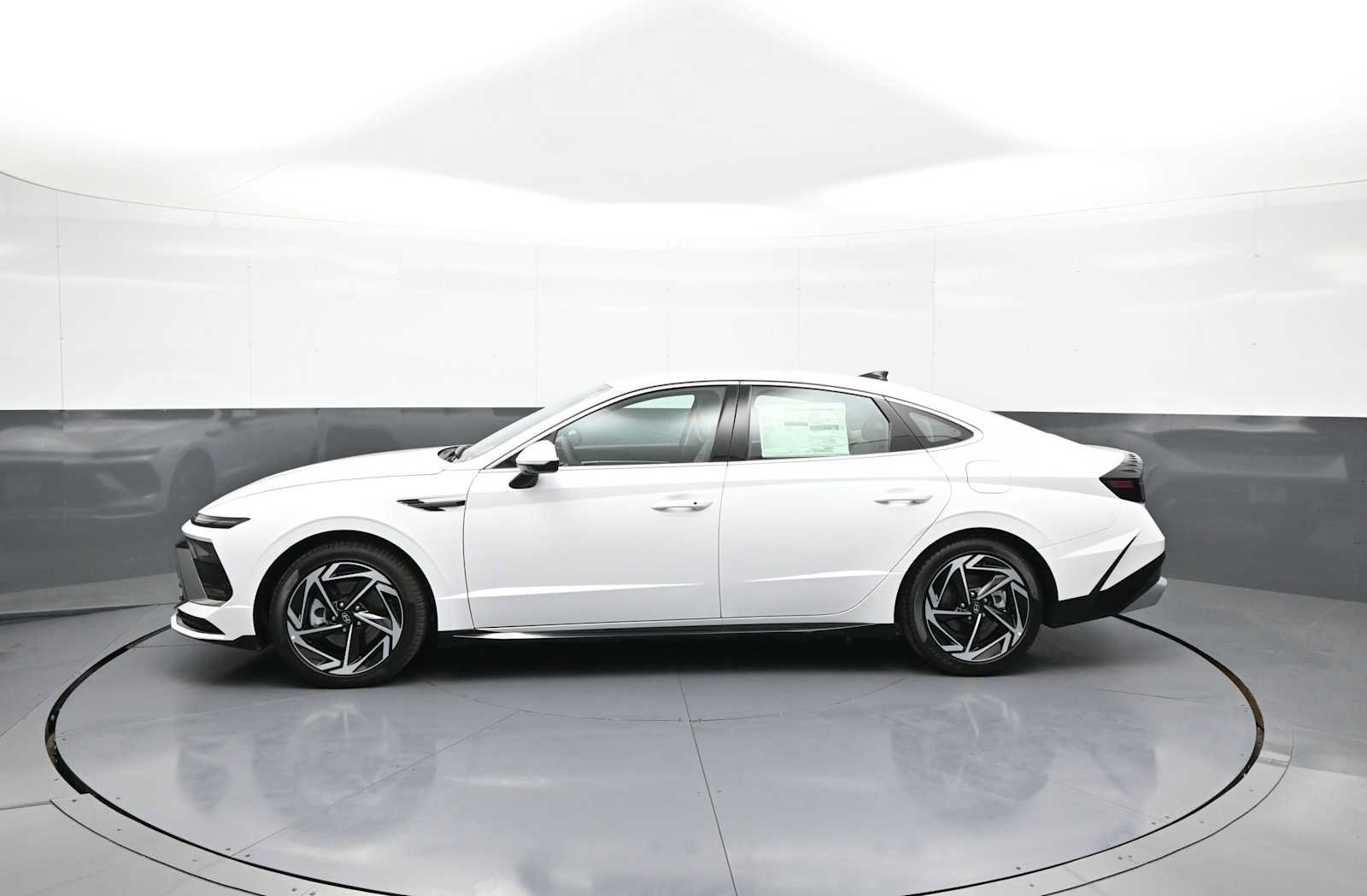 New 2026 Hyundai Sonata SEL FWD image 9