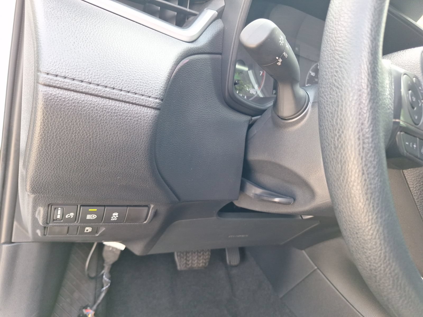 Used 2024 Toyota Corolla Cross AWD Hybrid image 18