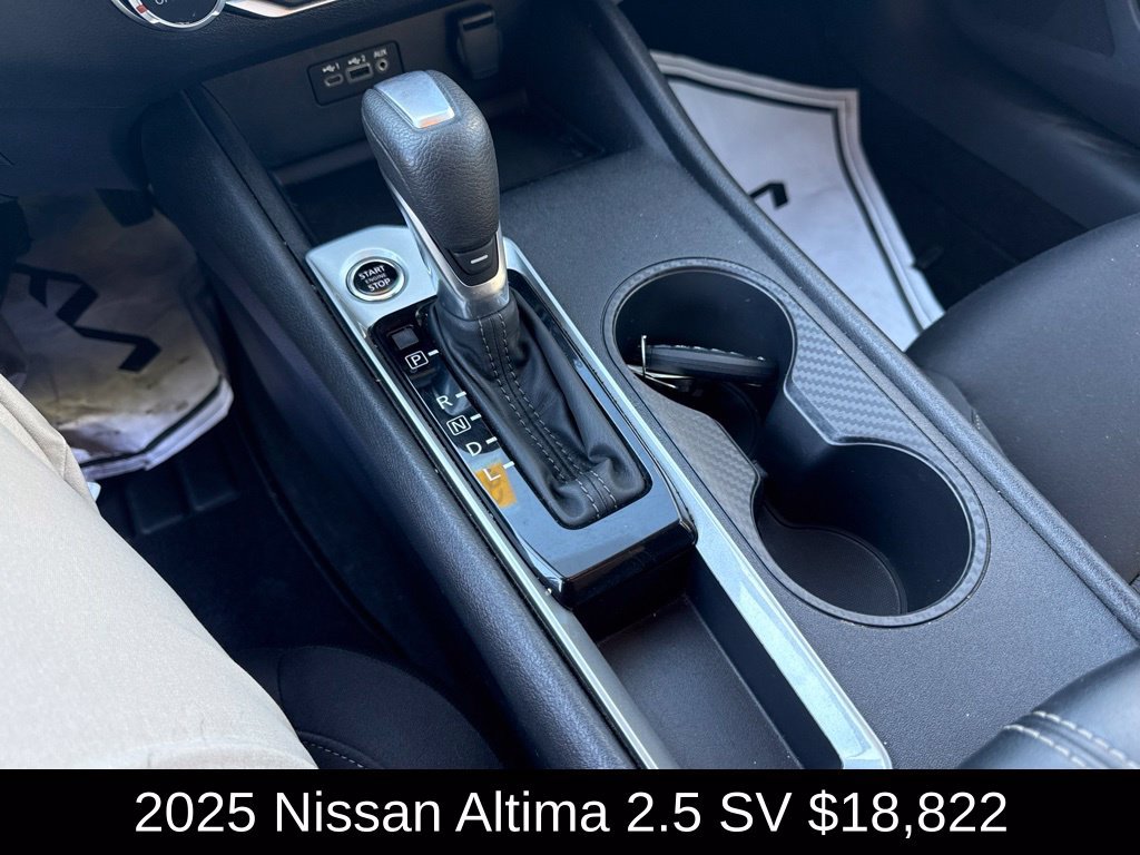 Used 2025 Nissan Altima 2.5 SV FWD image 30
