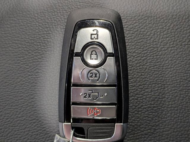 New 2026 Ford F250 Lariat w/ Black Appearance Package image 38