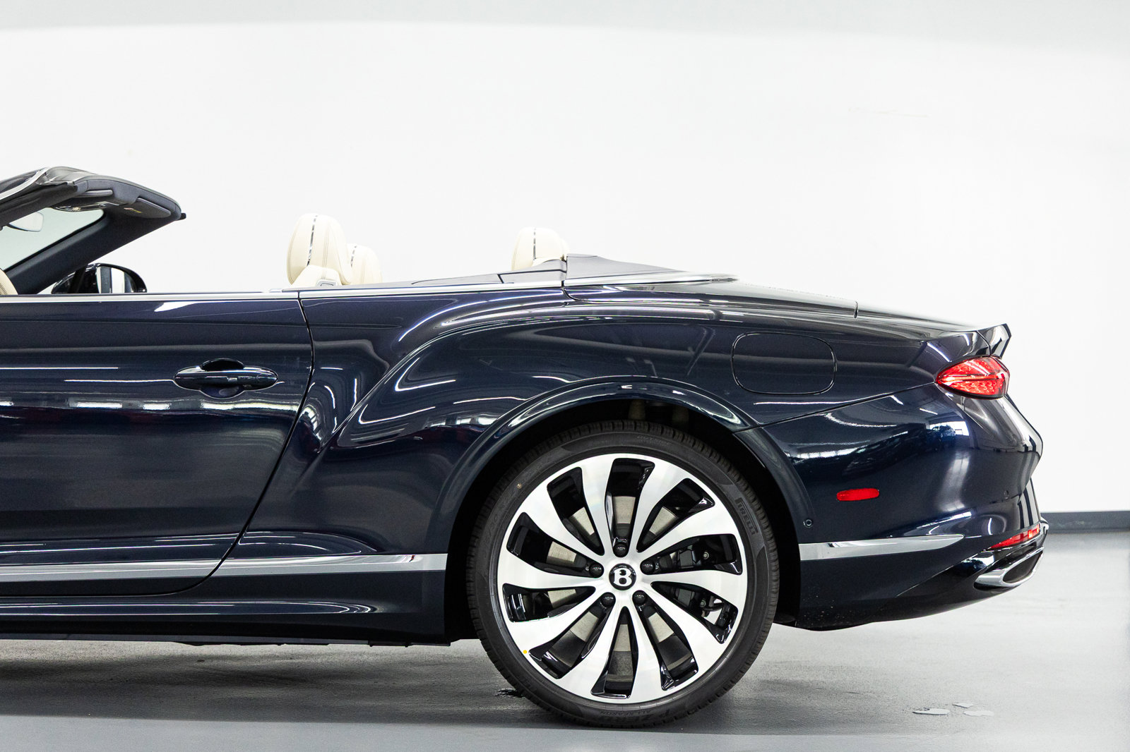 New 2026 Bentley Continental GTC AWD/4WD image 18