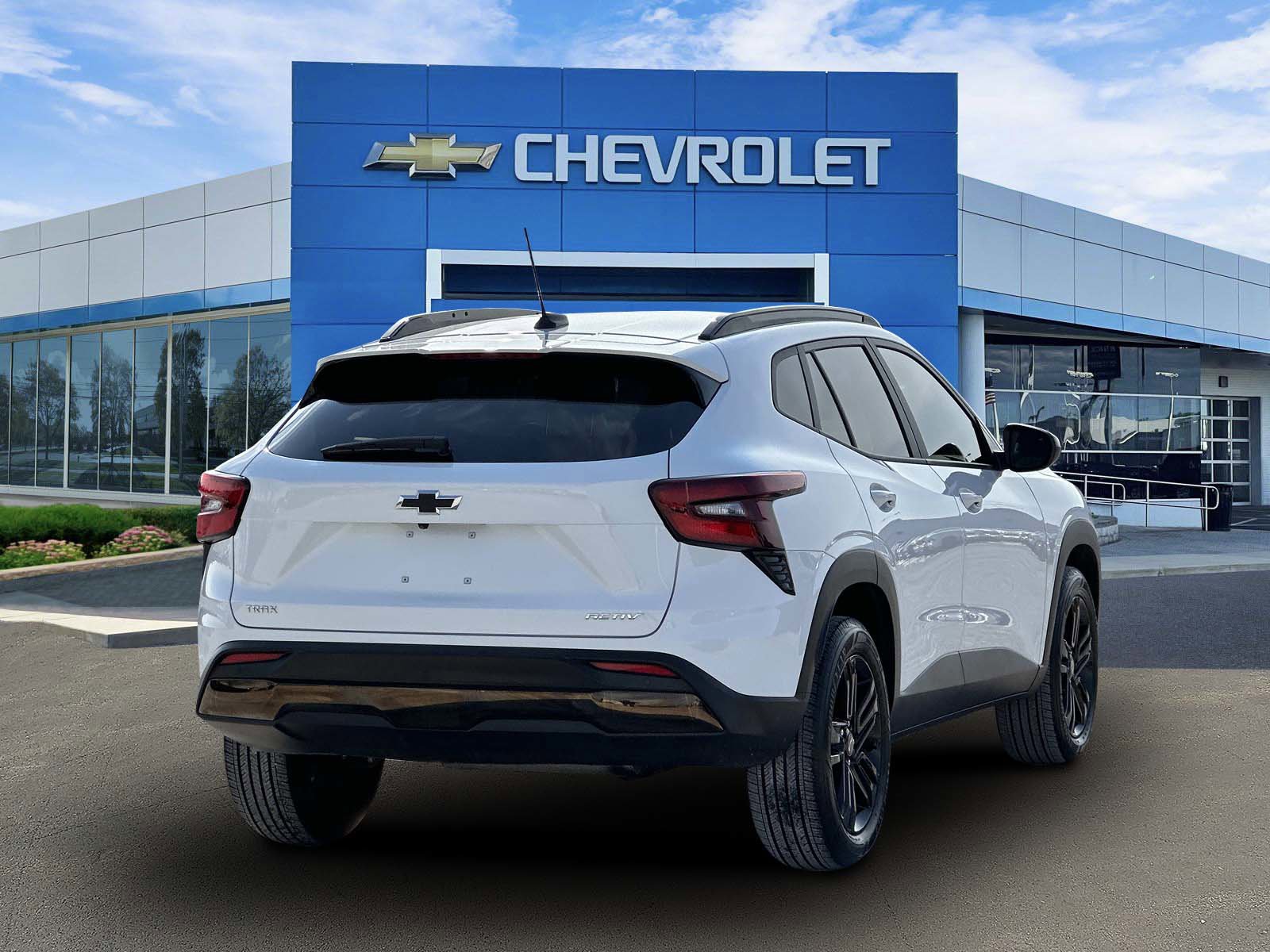 Used 2025 Chevrolet Trax ACTIV w/ Sunroof Package image 4