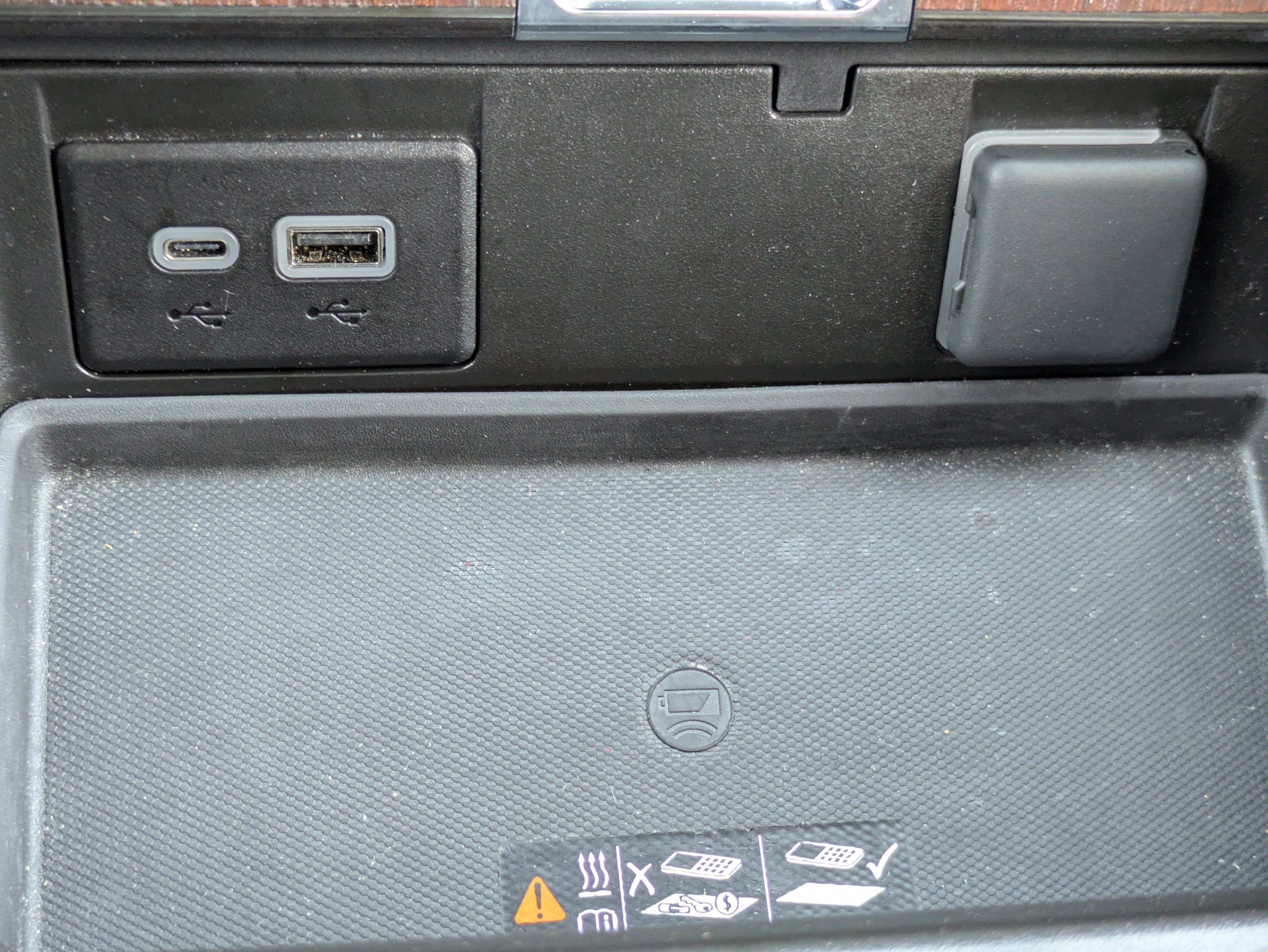 Certified 2024 GMC Yukon Denali Ultimate image 29