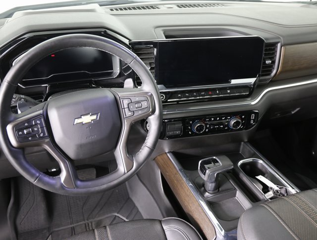 Used 2024 Chevrolet Silverado 1500 High Country w/ Technology Package image 13