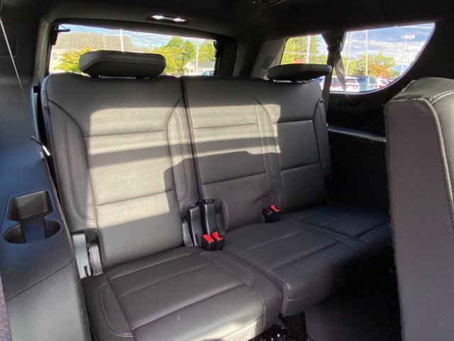 Used 2023 Chevrolet Suburban Z71 w/ Luxury Package AWD/4WD image 25