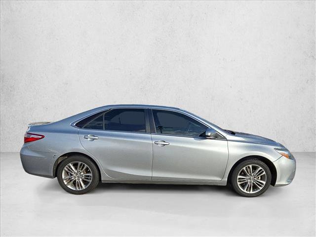 Used 2016 Toyota Camry SE w/ Moonroof Package image 2