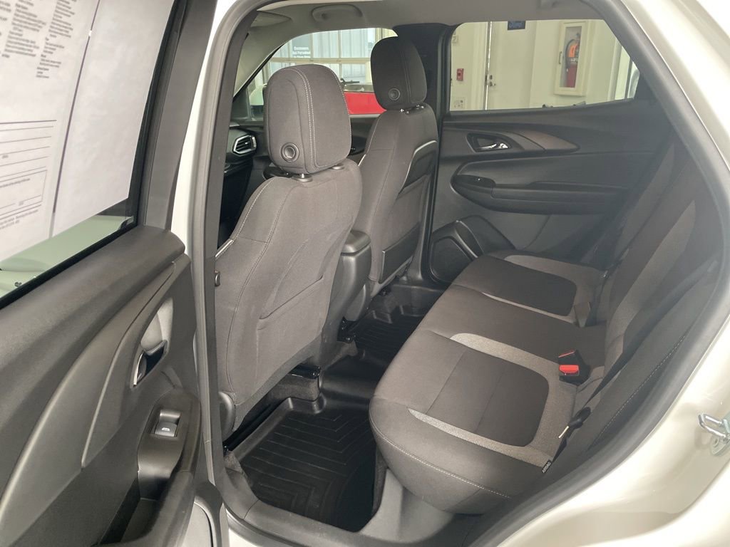 Used 2023 Chevrolet TrailBlazer LT FWD image 11