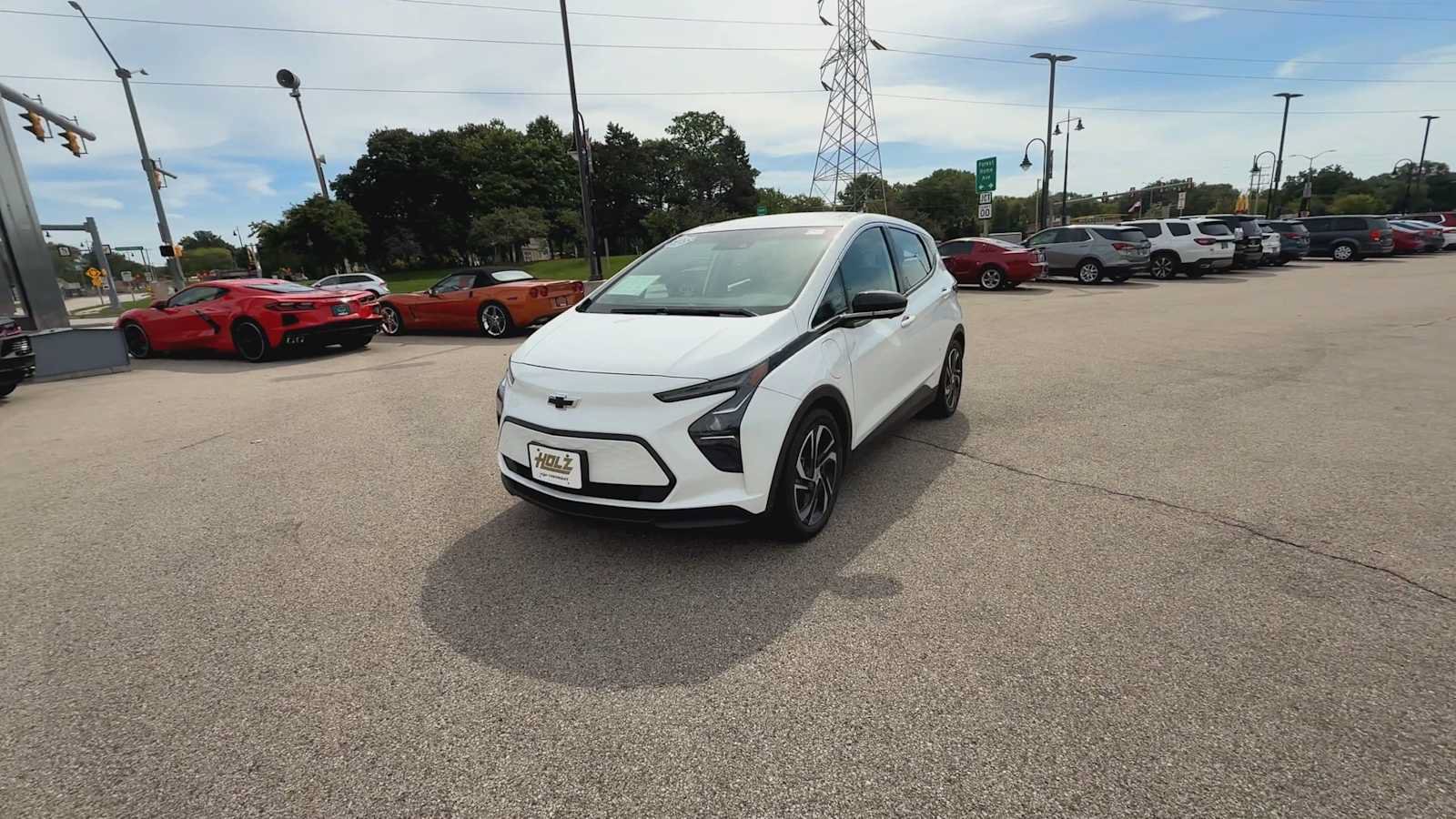 Certified 2022 Chevrolet Bolt LT w/ Infotainment Package FWD image 4