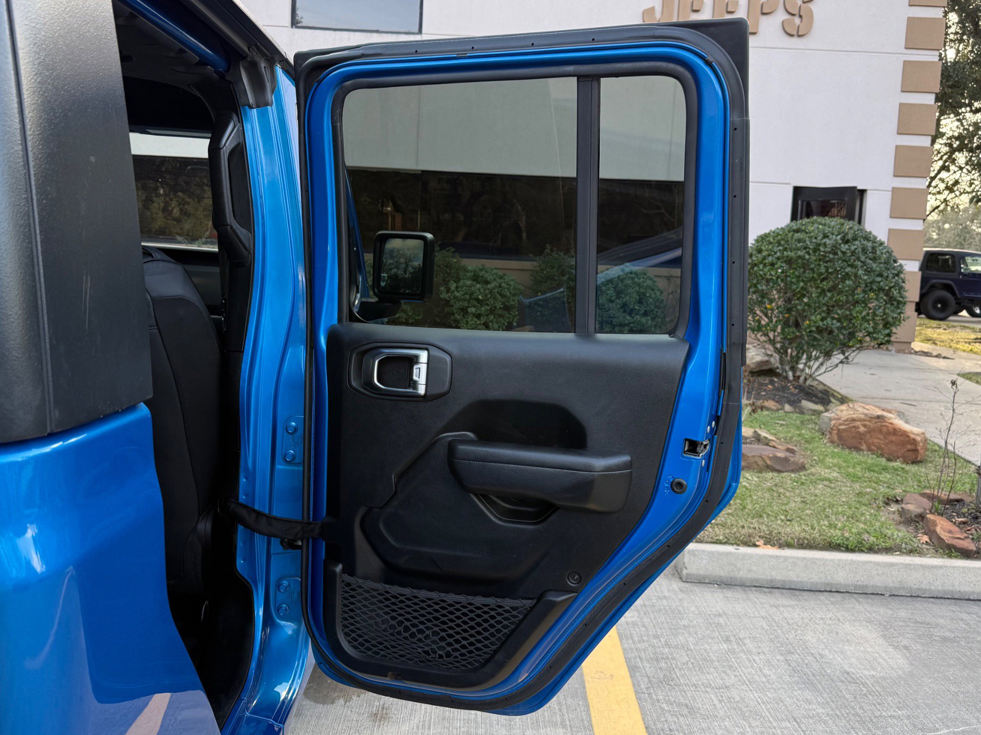 Used 2023 Jeep Gladiator Sport image 40