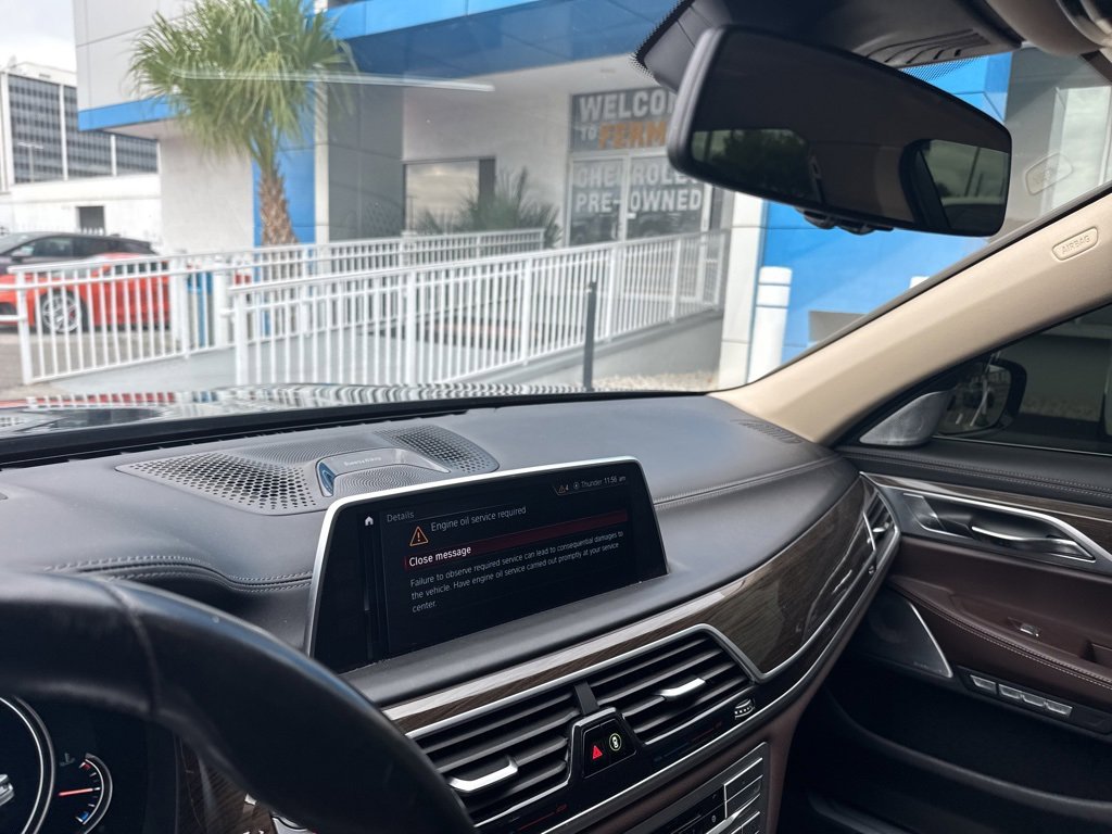 Used 2018 BMW 750i image 12