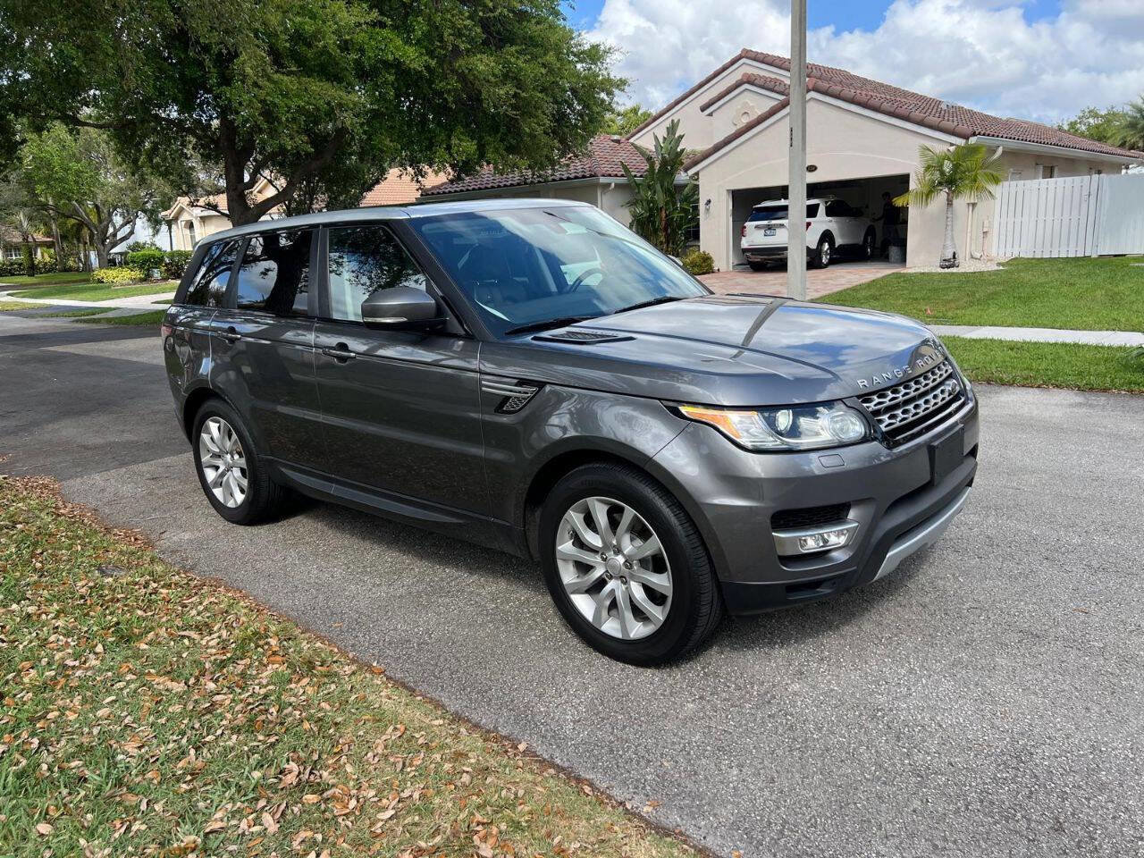 Used 2015 Land Rover Range Rover Sport HSE AWD/4WD image 3