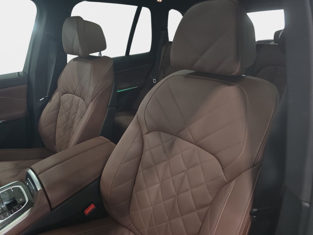 Certified 2026 BMW X5 M60i AWD/4WD image 18