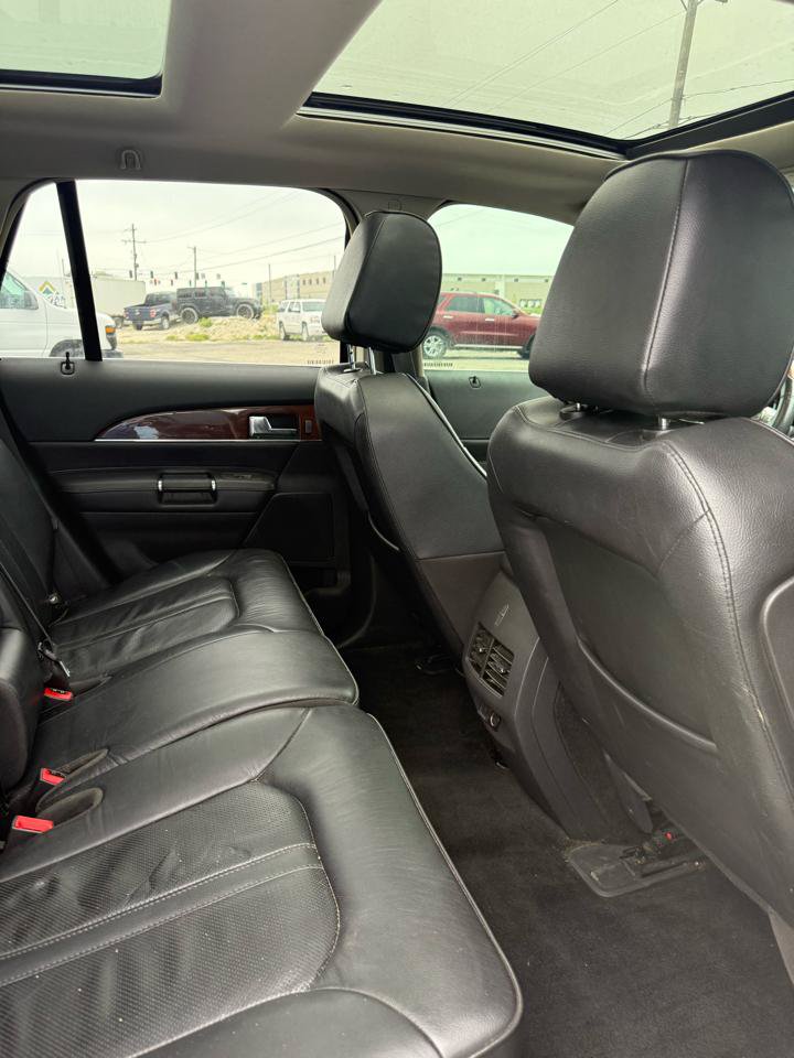 Used 2014 Lincoln MKX AWD w/ Equipment Group 102A image 4
