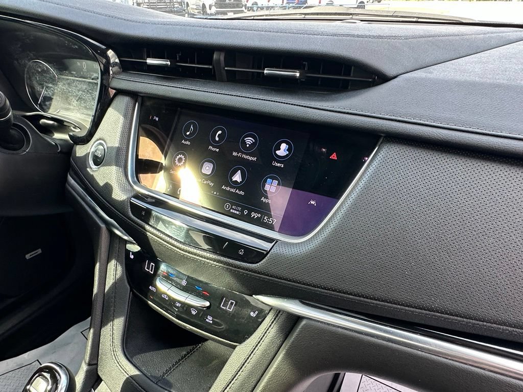 Used 2024 Cadillac XT6 Luxury AWD/4WD image 16