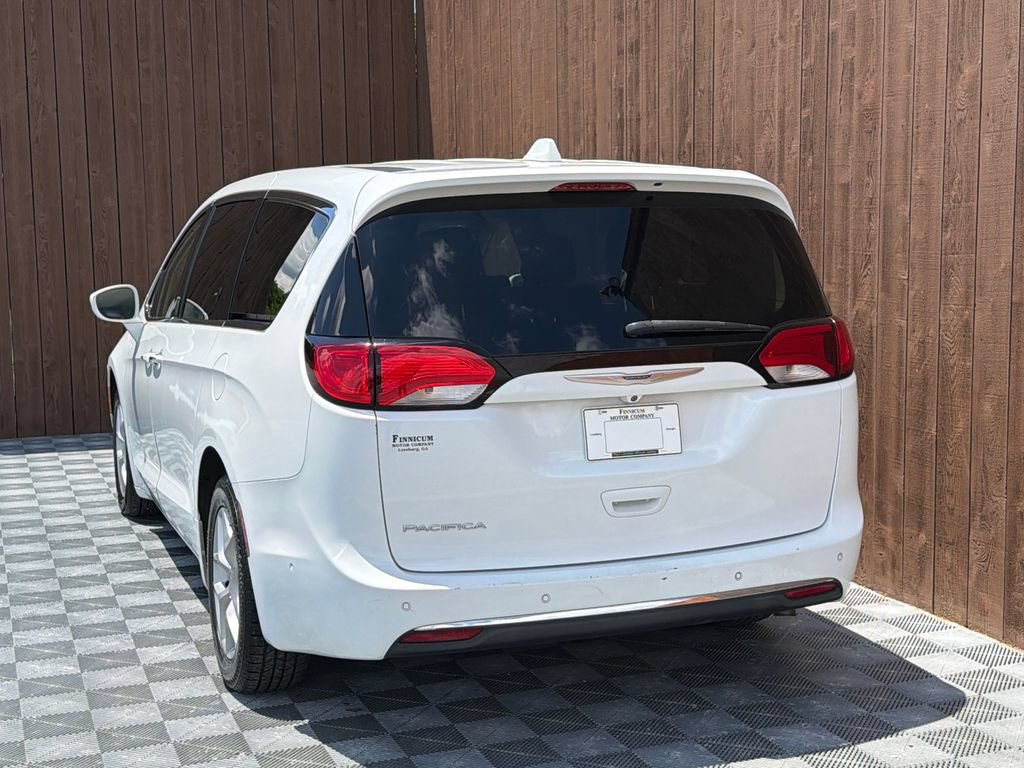Used 2019 Chrysler Pacifica Touring Plus w/ Advanced Safetytec Group FWD image 19