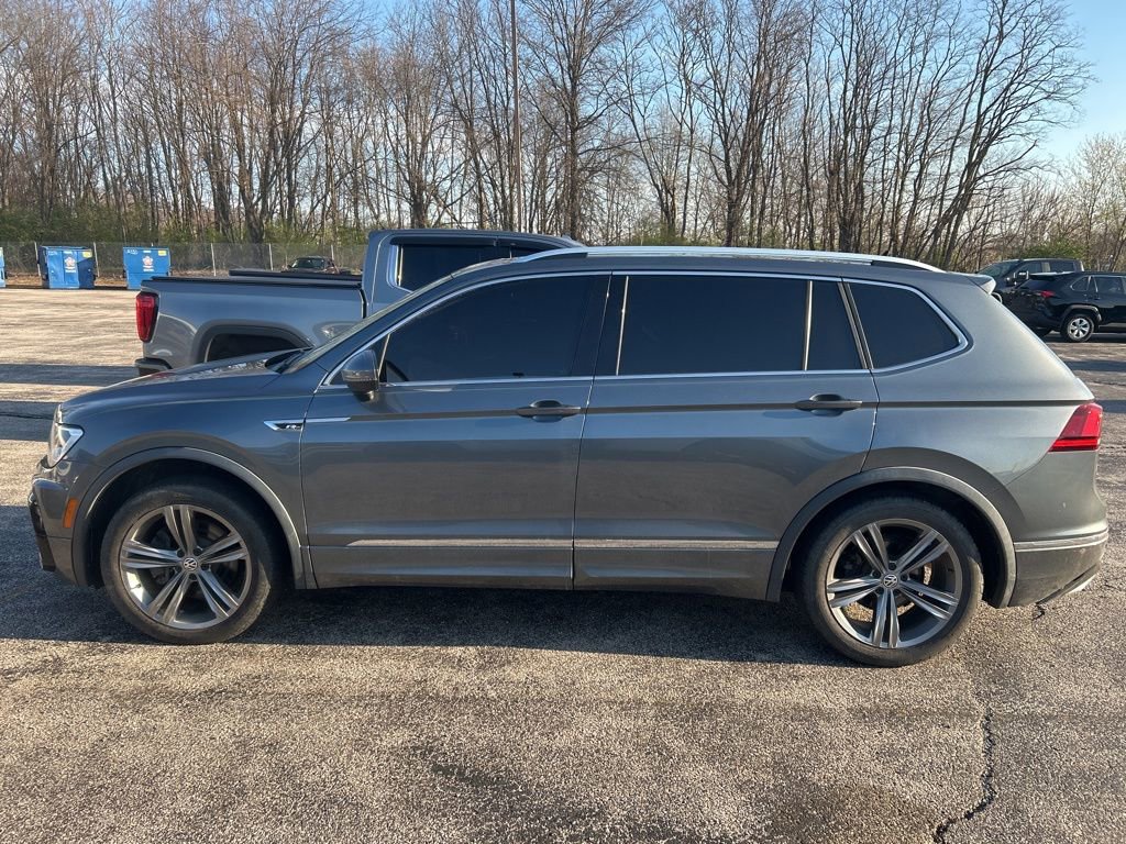 Used 2018 Volkswagen Tiguan SEL w/ R-Line Package image 4