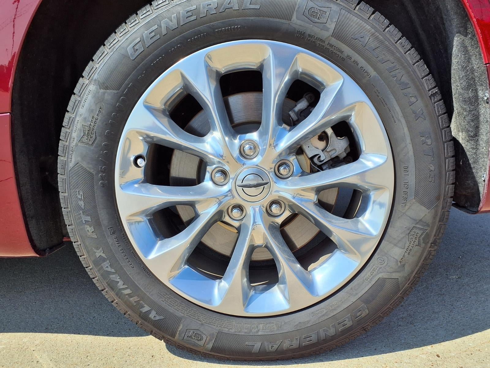Certified 2022 Chrysler Pacifica Touring-L AWD/4WD image 34