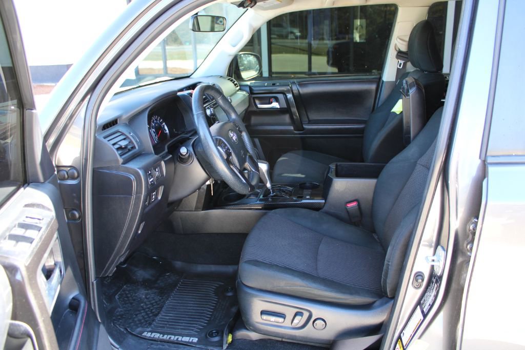 Used 2019 Toyota 4Runner TRD Off-Road image 7