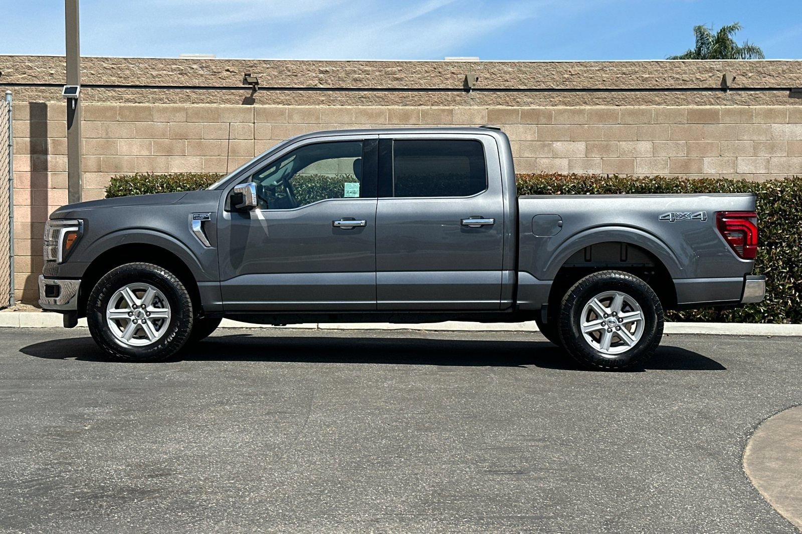 Used 2025 Ford F150 Lariat AWD/4WD image 7
