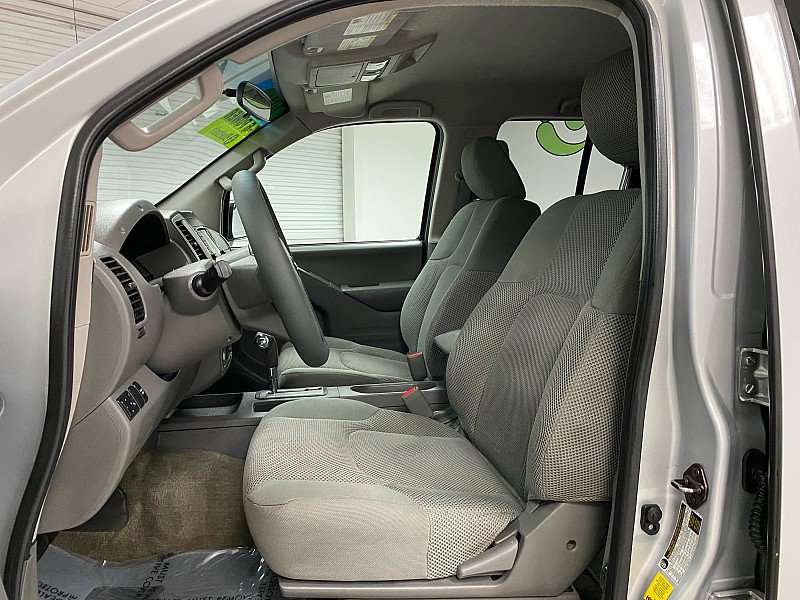 Used 2016 Nissan Frontier SV image 10