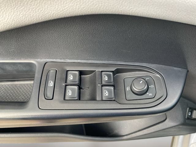Used 2024 Volkswagen Taos SE FWD image 17