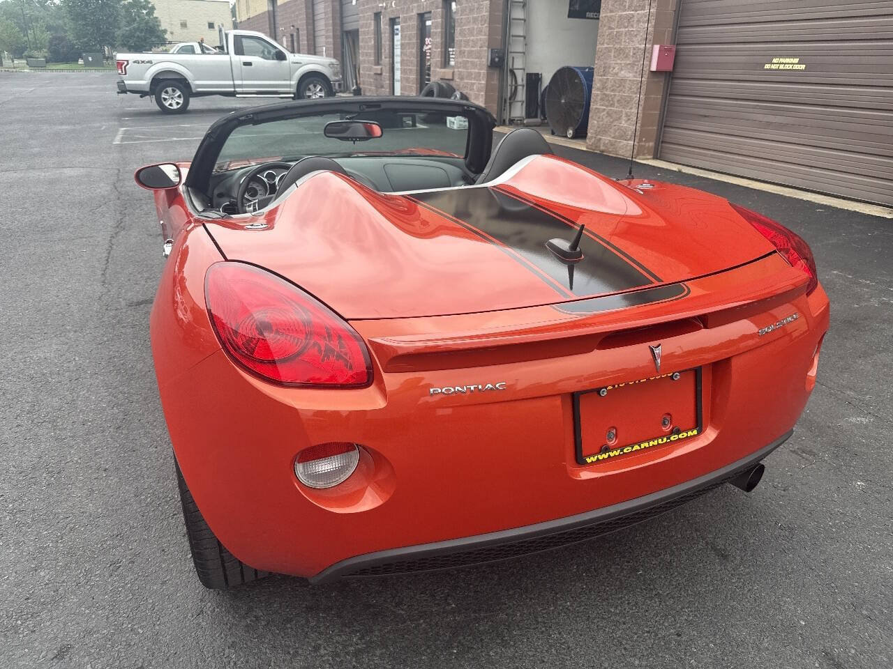Used 2009 Pontiac Solstice Street Edition RWD image 27