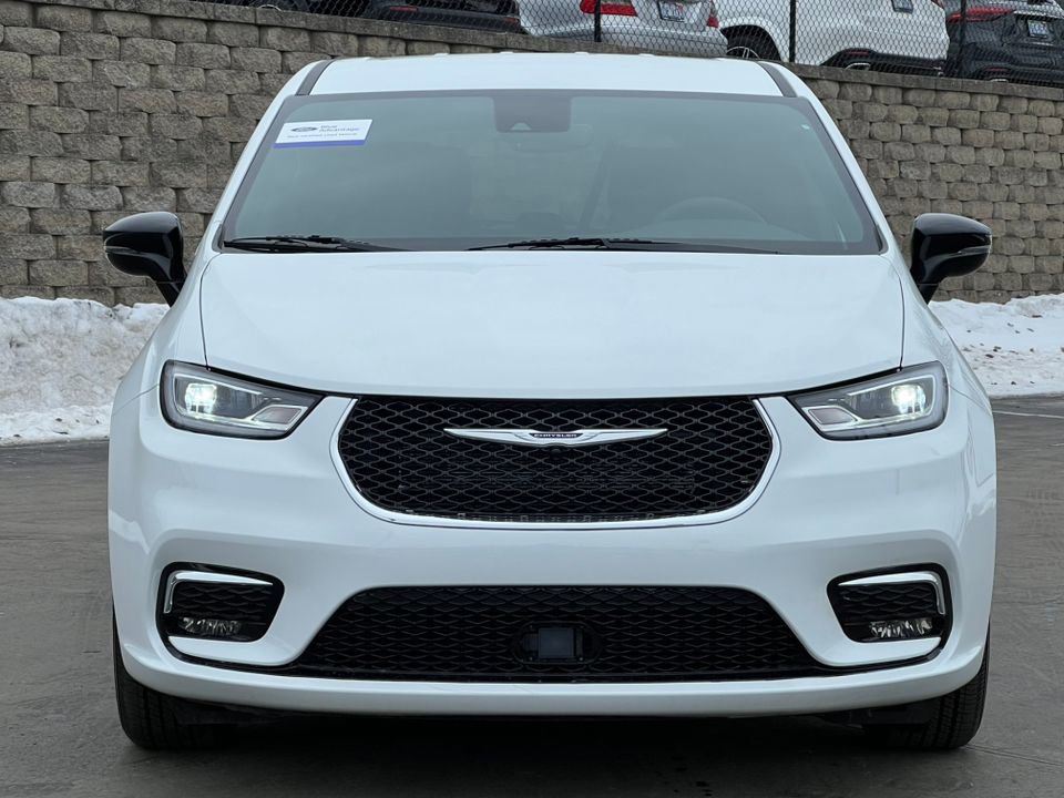 Used 2026 Chrysler Pacifica Select image 37