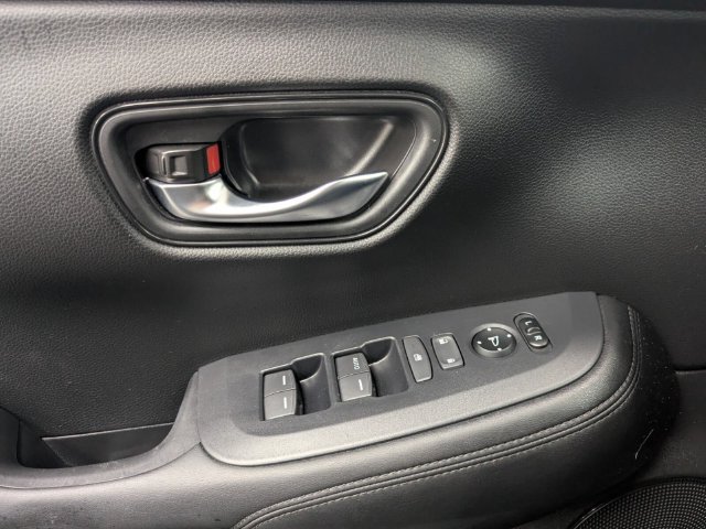 Used 2025 Honda HR-V LX image 14