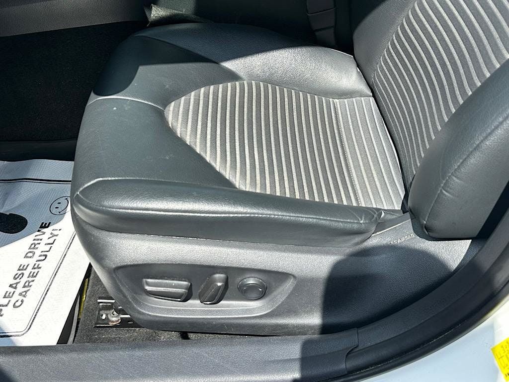 Certified 2021 Toyota Camry SE FWD image 11
