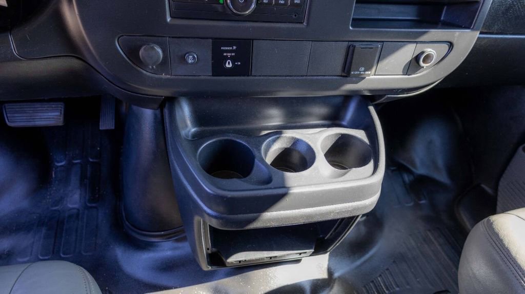 Used 2015 GMC Savana 3500 LS w/ Chrome Appearance Package image 23