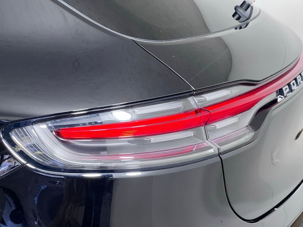 Certified 2025 Porsche Macan image 16