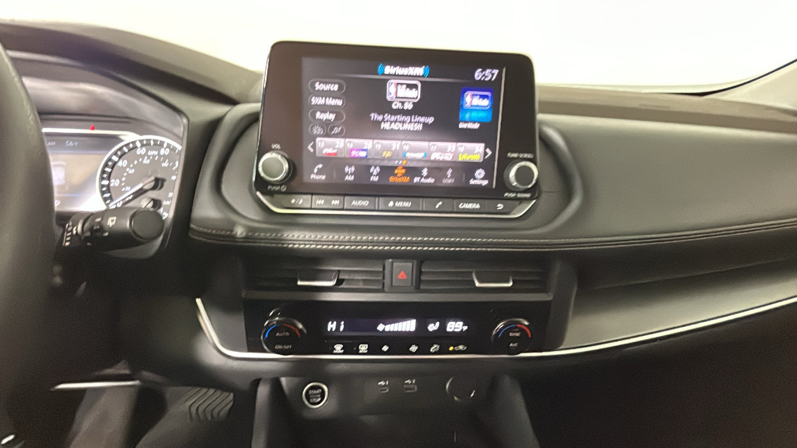 Used 2023 Nissan Rogue SV AWD/4WD image 28