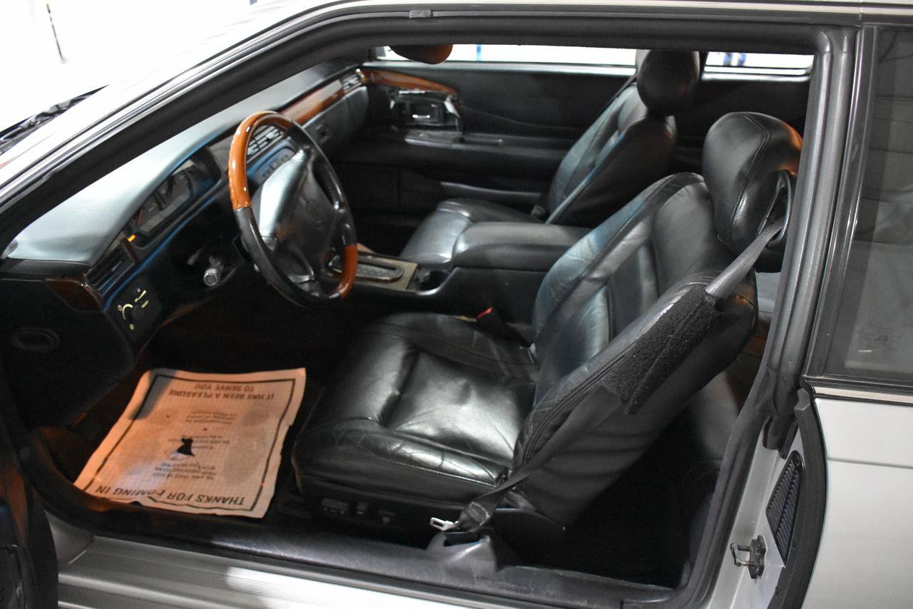 Used 2001 Cadillac Eldorado Touring FWD image 32