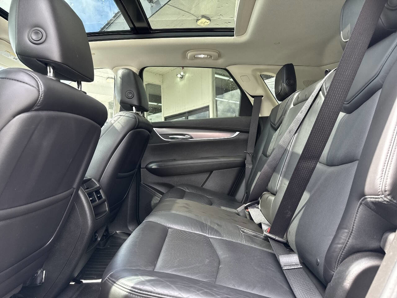 Used 2017 Cadillac XT5 Luxury w/ Driver Awareness Package image 27