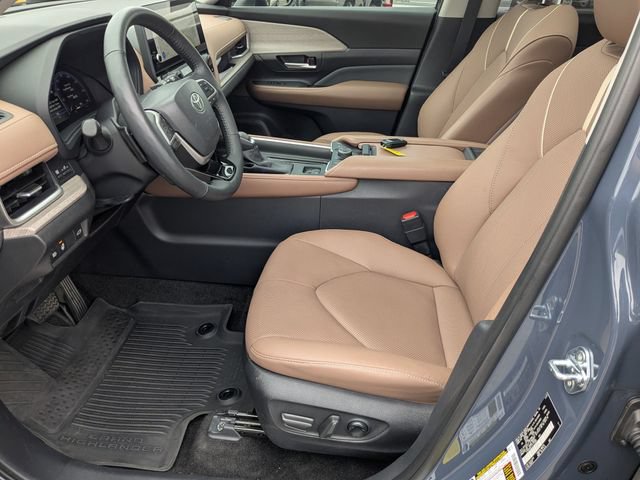 Used 2026 Toyota Grand Highlander AWD image 23