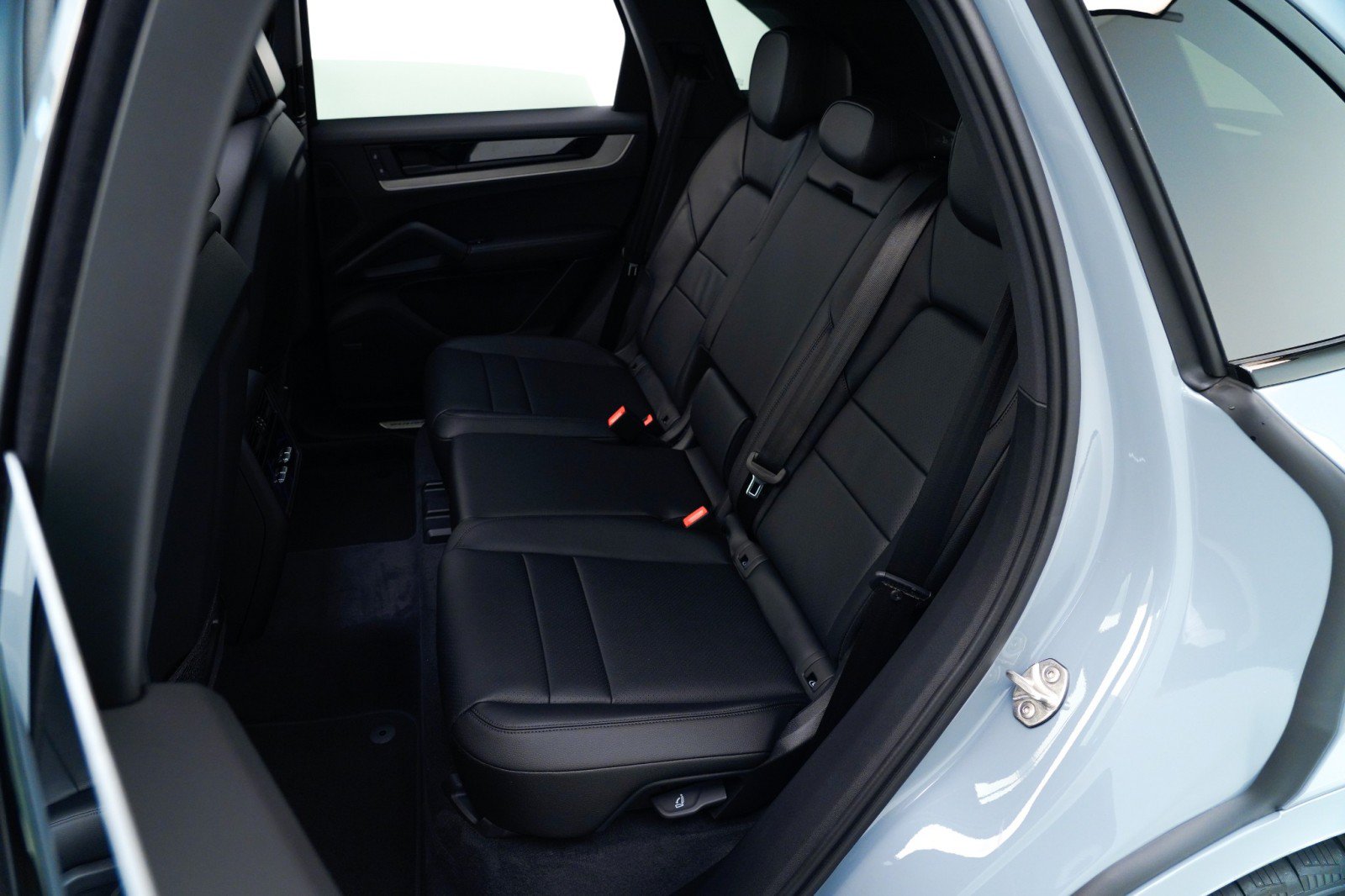 Used 2026 Porsche Cayenne AWD/4WD image 29
