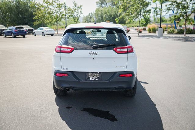 Used 2018 Jeep Cherokee Sport FWD image 7