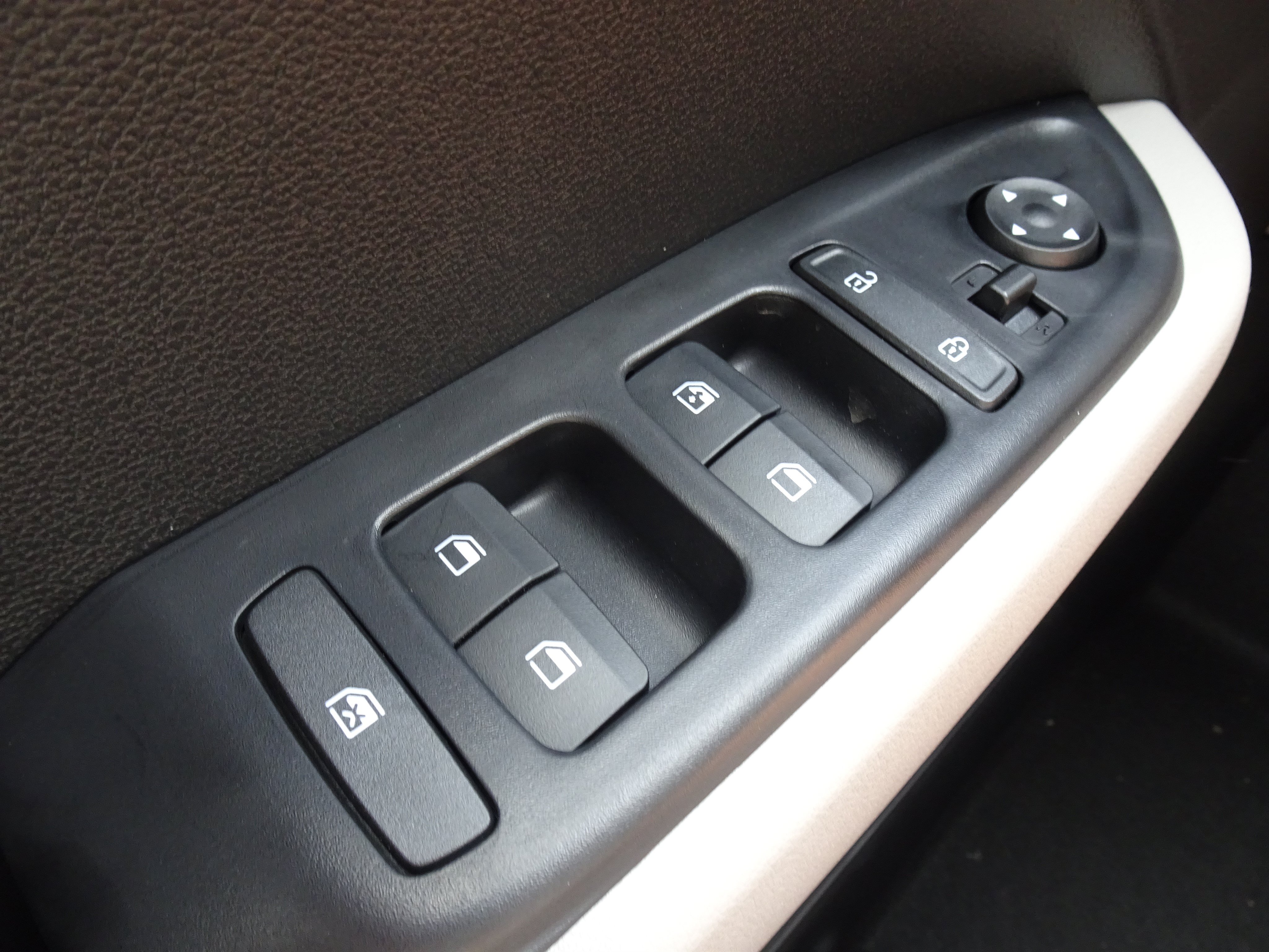 New 2026 Hyundai Venue SEL FWD image 21