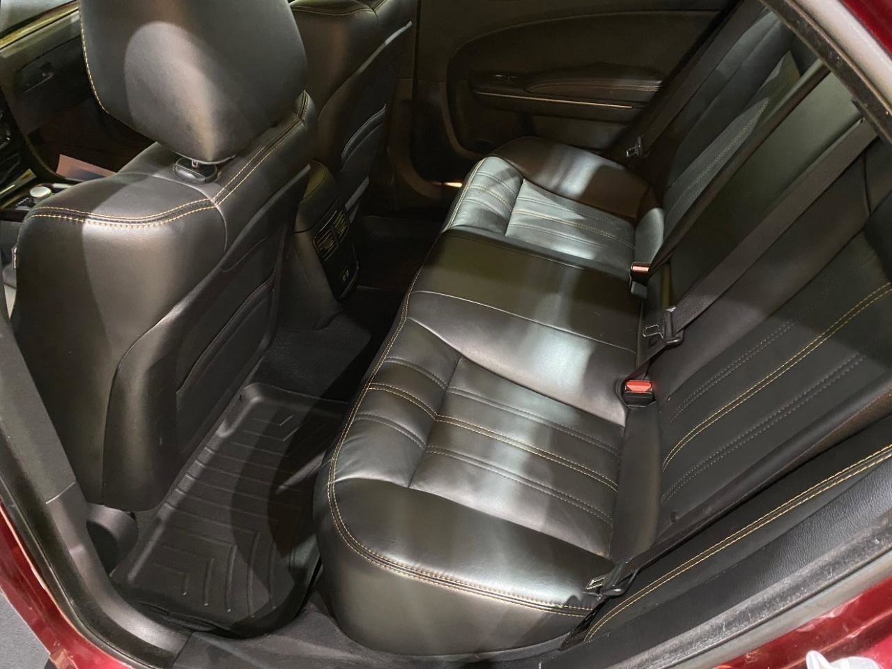 Used 2019 Chrysler 300 S w/ 300S Alloy Edition RWD image 19