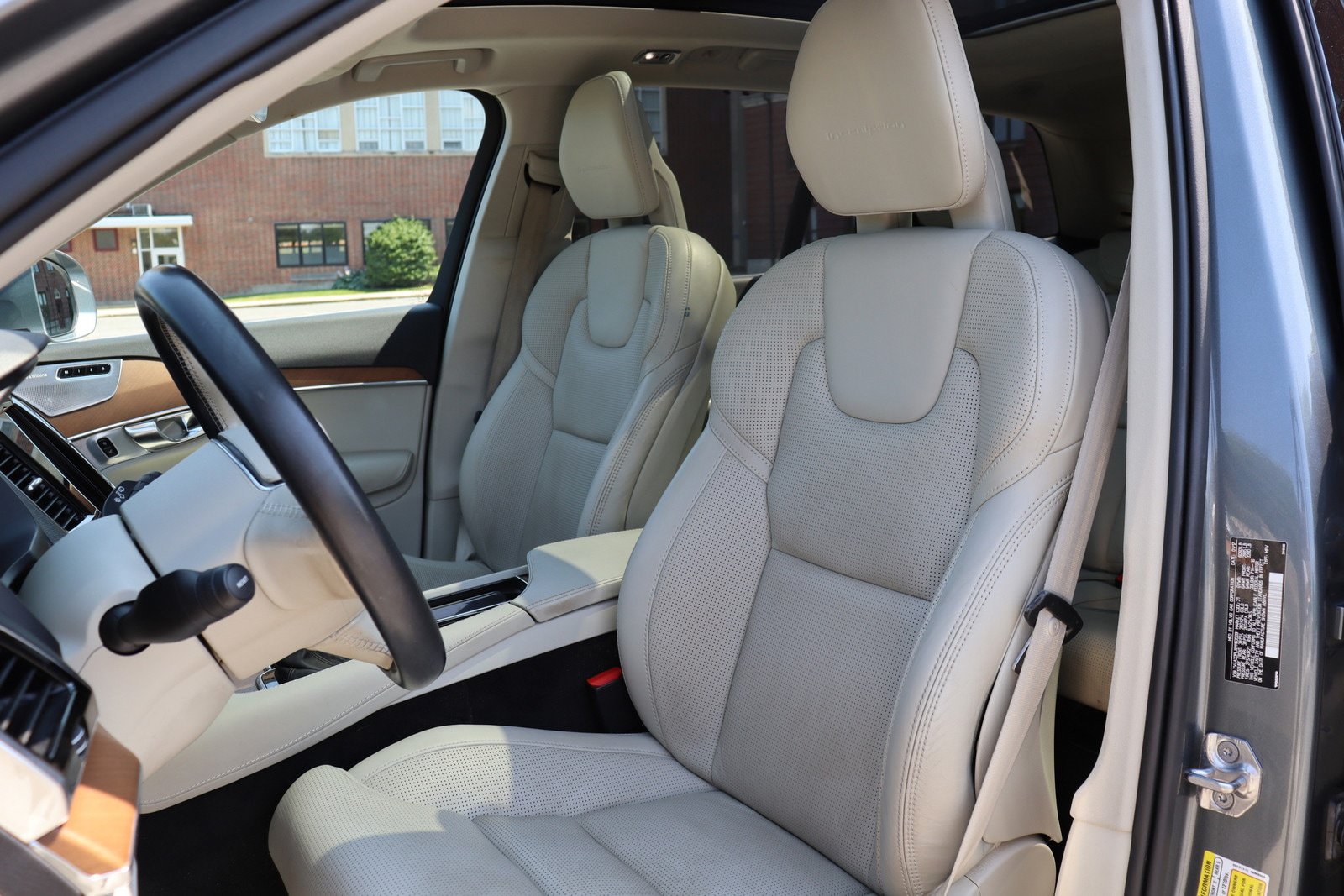 Used 2017 Volvo XC90 T6 Inscription w/ Vision Package AWD/4WD image 12
