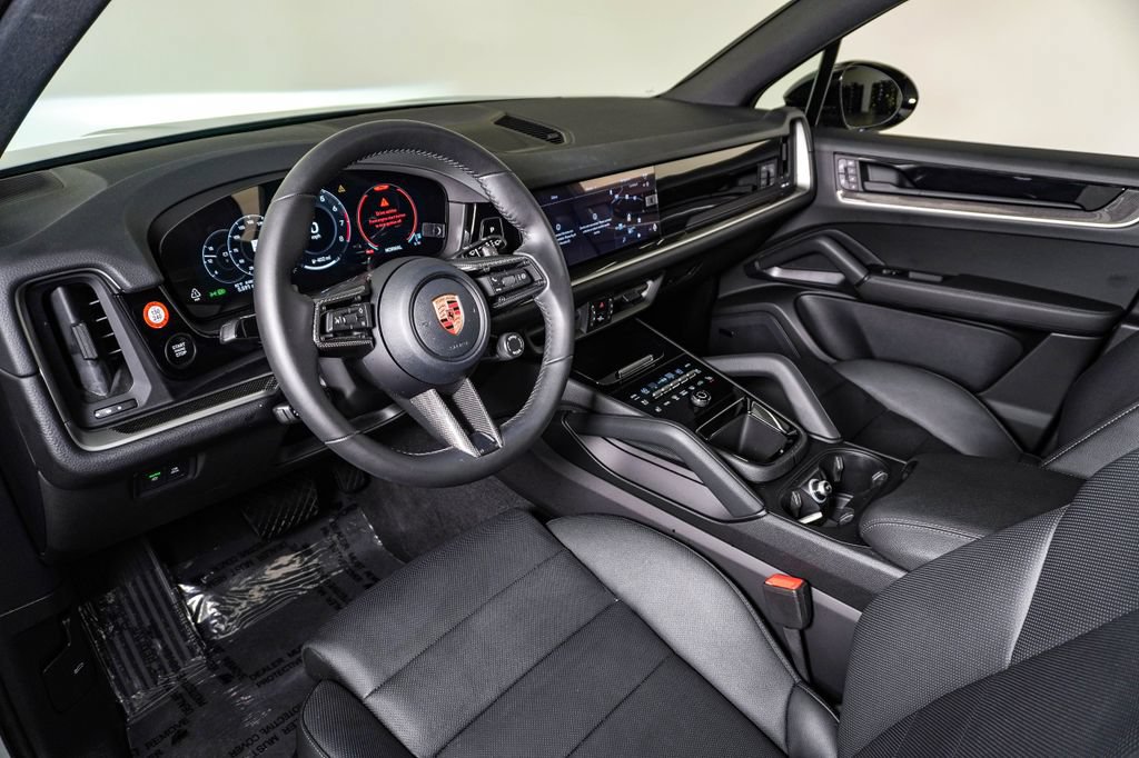 Certified 2026 Porsche Cayenne AWD/4WD image 4