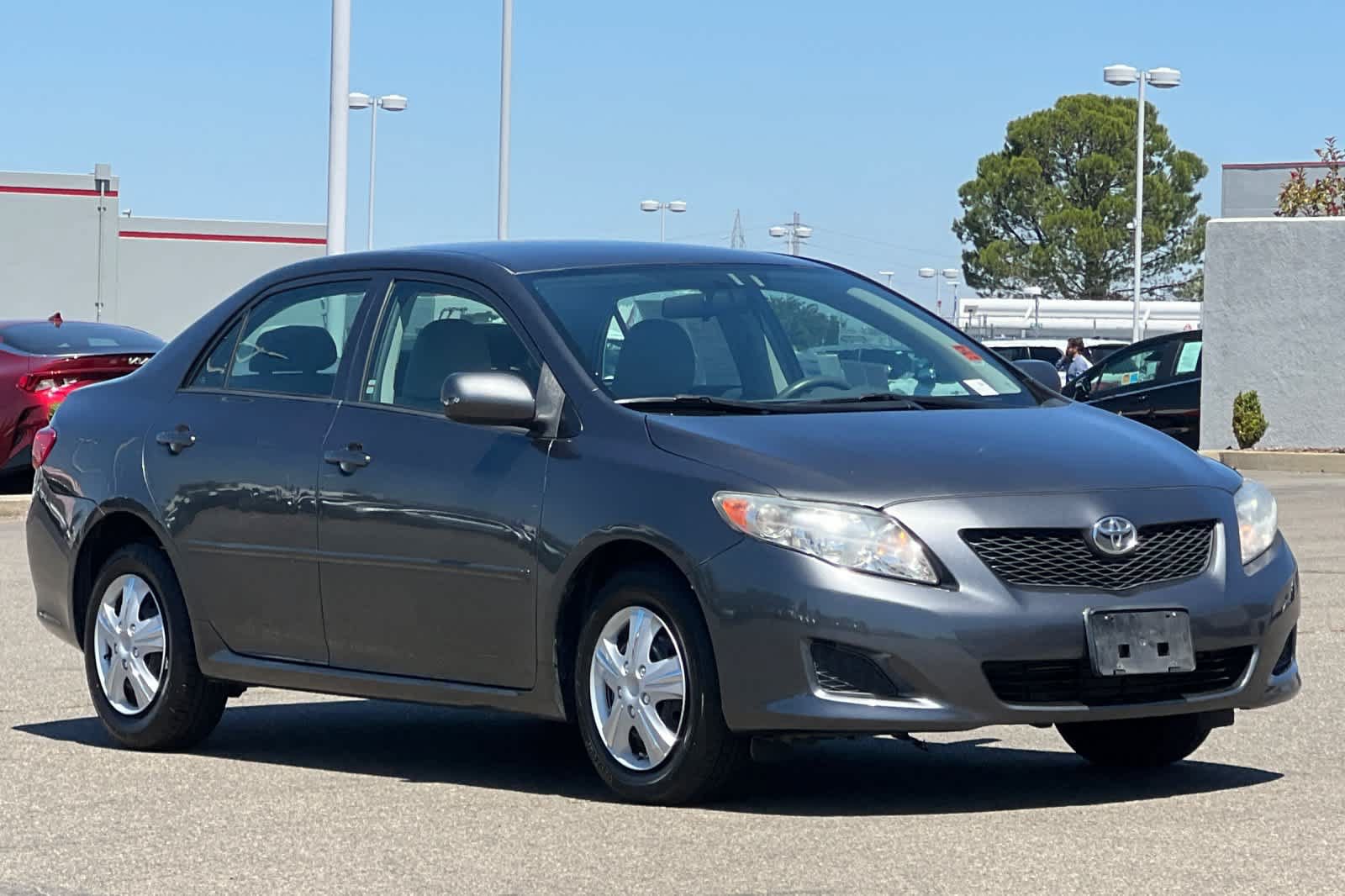 Used 2010 Toyota Corolla LE FWD image 5