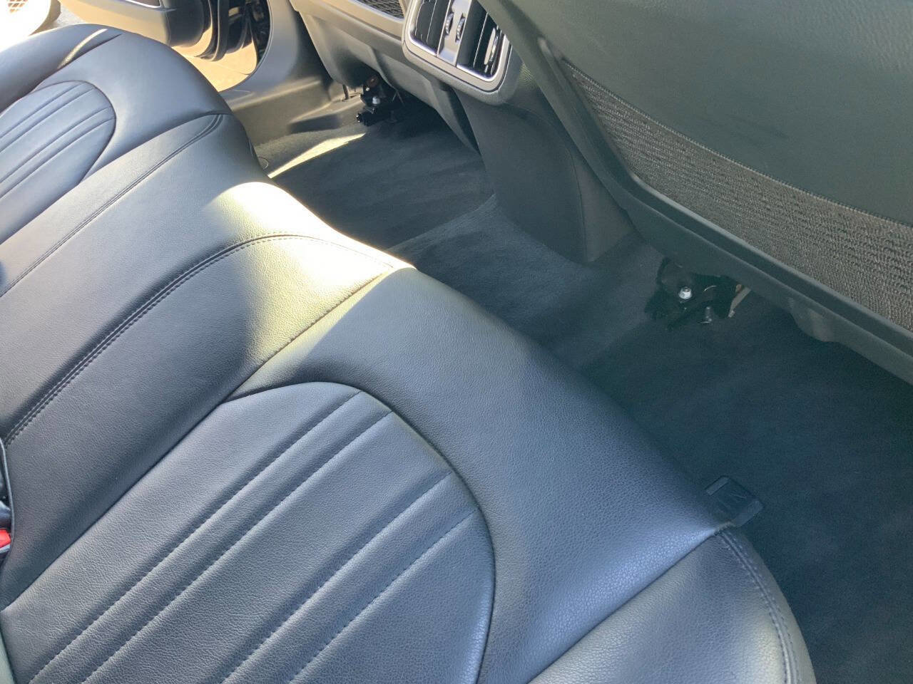 Used 2019 Maserati Levante AWD/4WD image 29