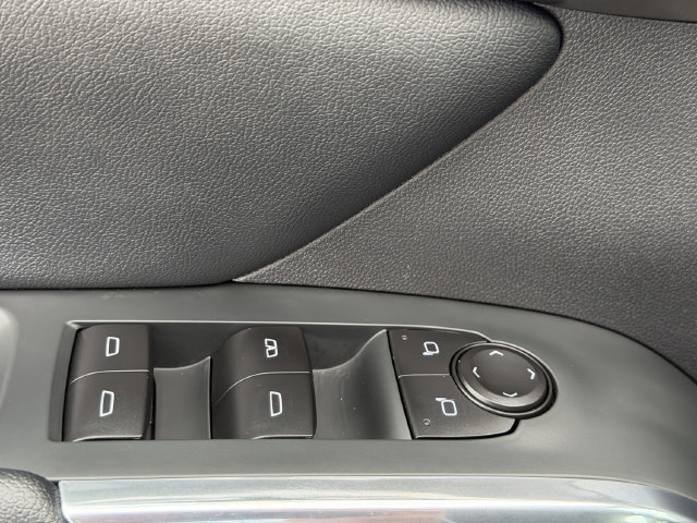 Used 2026 Chevrolet Traverse LT FWD image 24