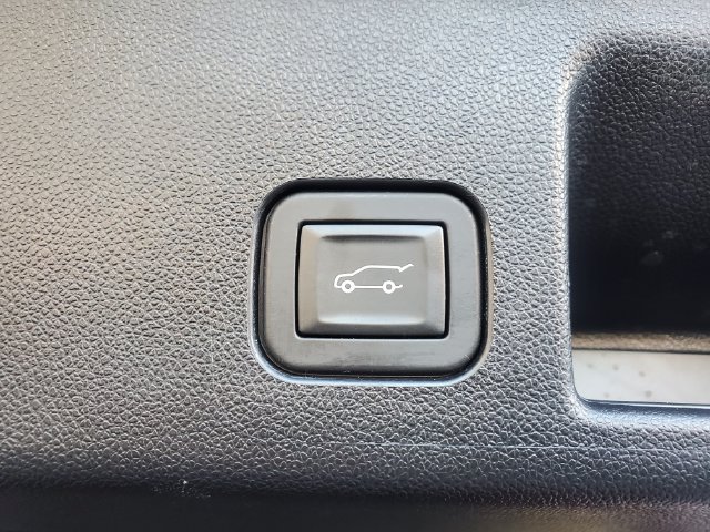 Certified 2024 Chevrolet Equinox EV LT FWD image 12