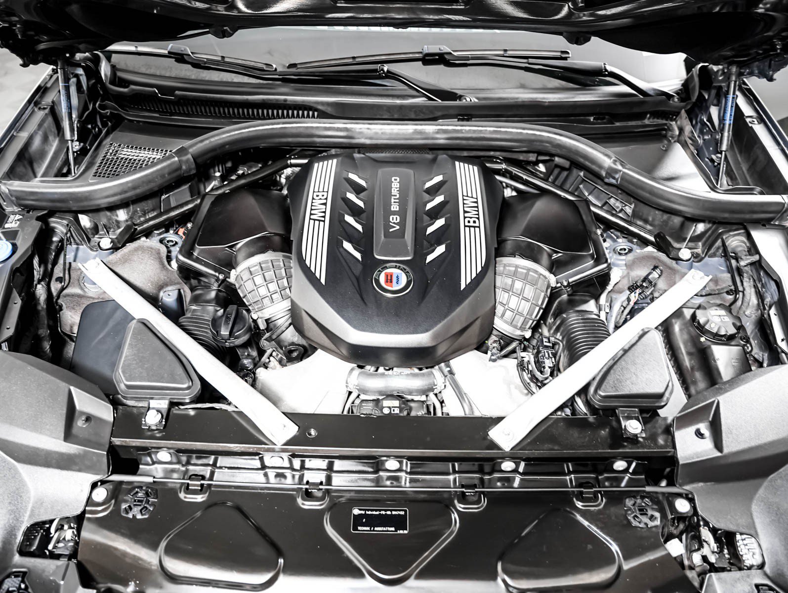 Used 2021 BMW ALPINA XB7 AWD/4WD image 3