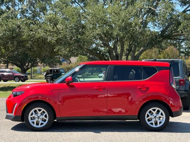 Used 2024 Kia Soul LX w/ Option Group 015 FWD image 4