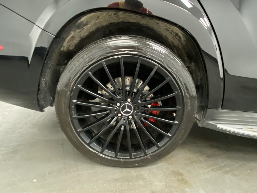 Used 2019 Mercedes-Benz GLS 63 AMG 4MATIC w/ AMG Night Styling Package image 17