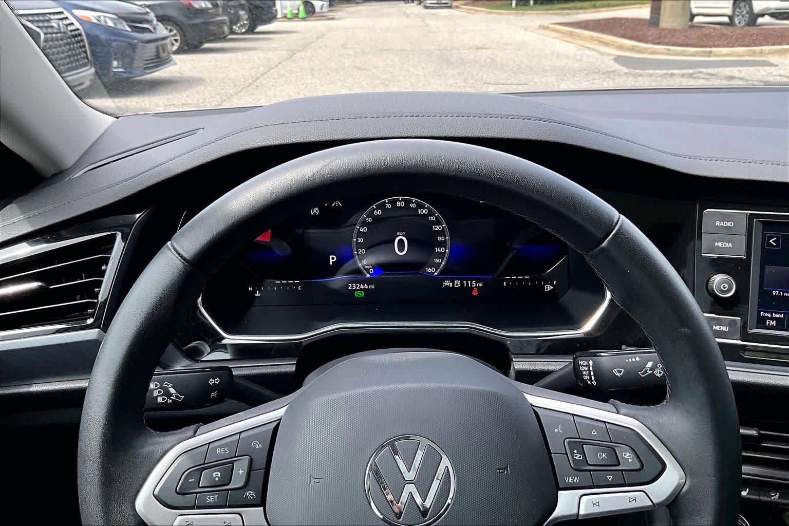 Used 2023 Volkswagen Jetta SE FWD image 26