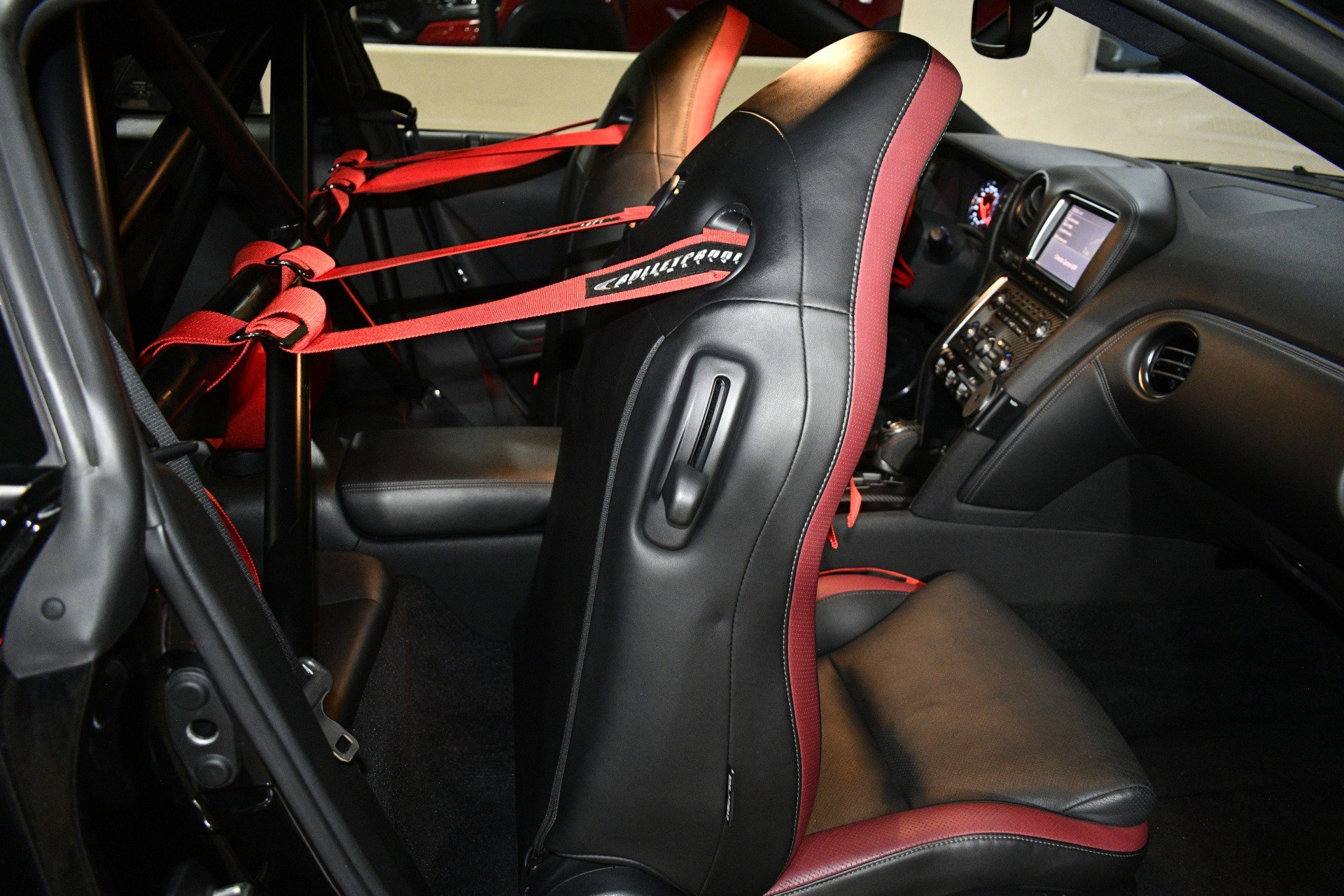 Used 2013 Nissan GT-R Black Edition AWD/4WD image 16